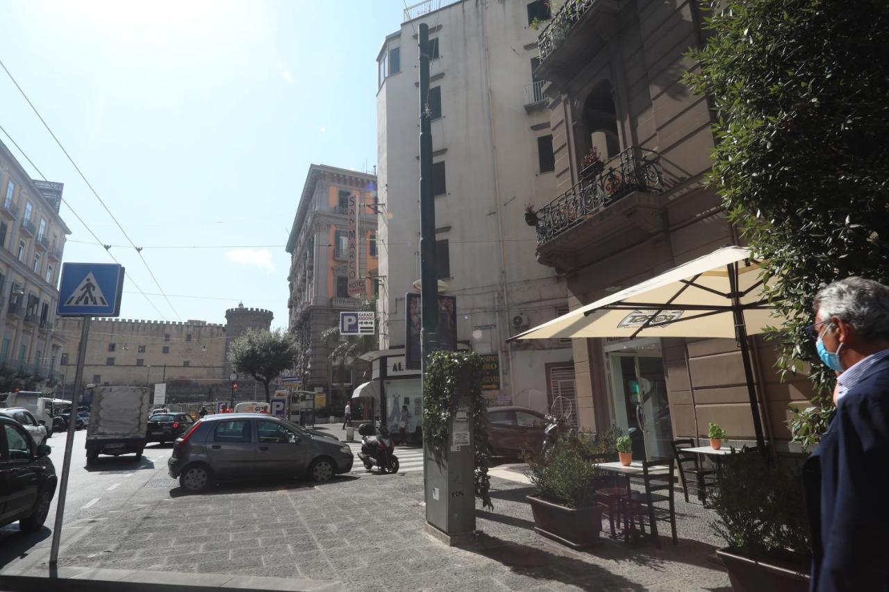 L'Antico Borgo Angioino Apartment Наполи Екстериор снимка