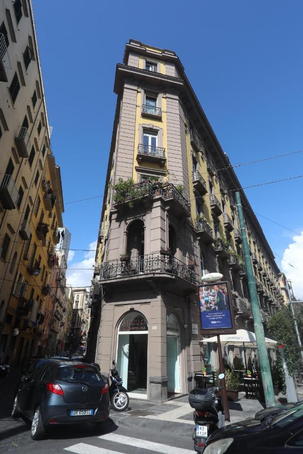 L'Antico Borgo Angioino Apartment Наполи Екстериор снимка