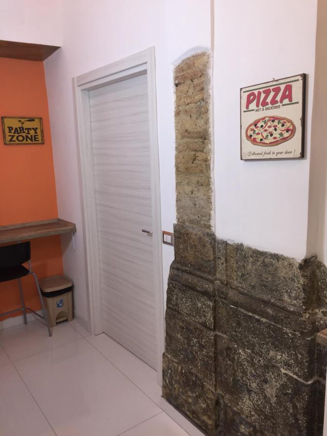 L'Antico Borgo Angioino Apartment Наполи Екстериор снимка