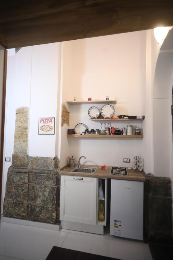 L'Antico Borgo Angioino Apartment Наполи Екстериор снимка