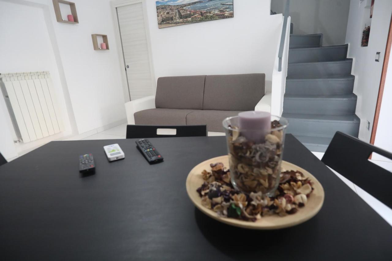 L'Antico Borgo Angioino Apartment Наполи Екстериор снимка