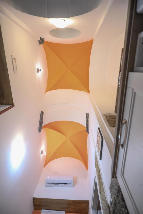 L'Antico Borgo Angioino Apartment Наполи Екстериор снимка