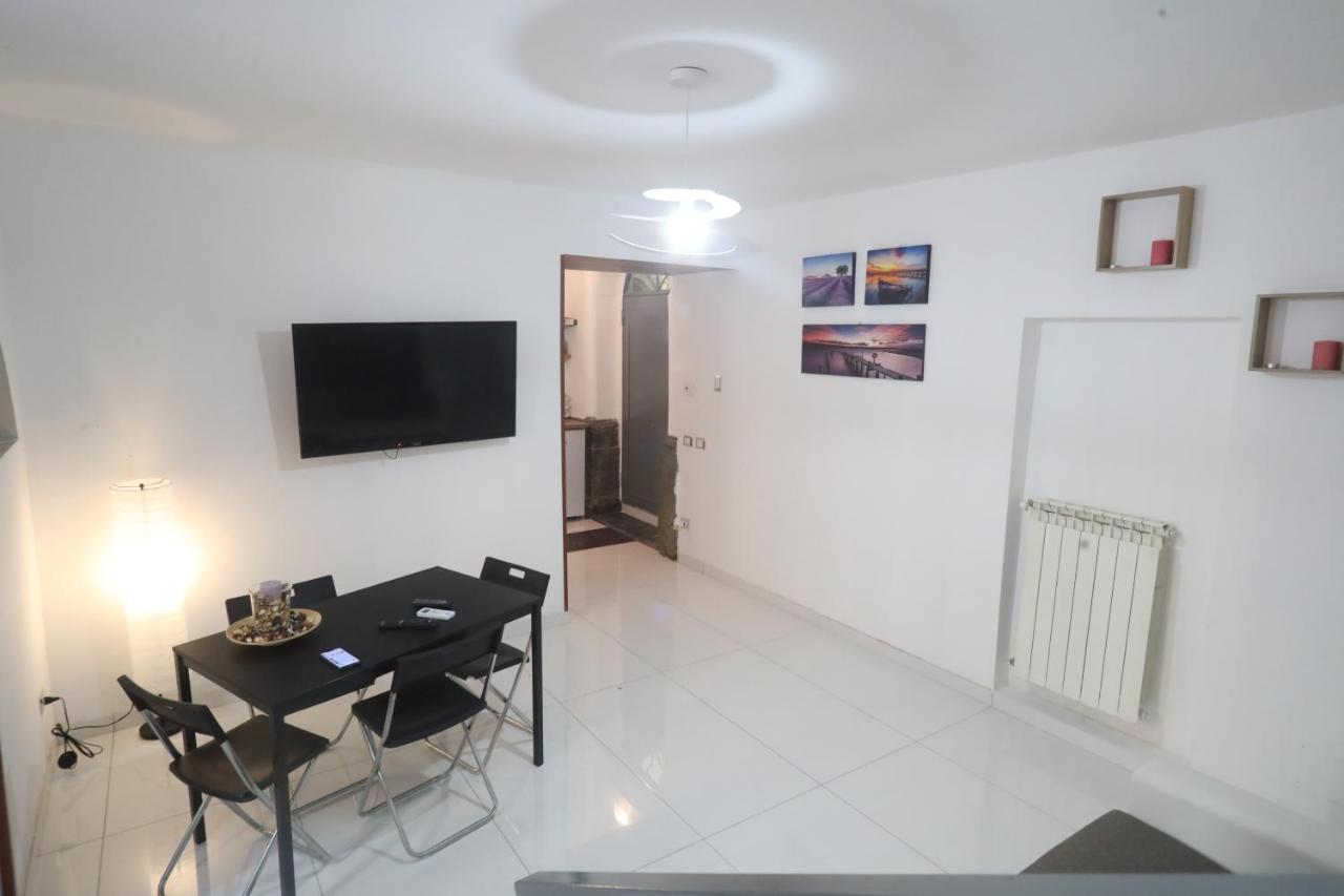 L'Antico Borgo Angioino Apartment Наполи Екстериор снимка