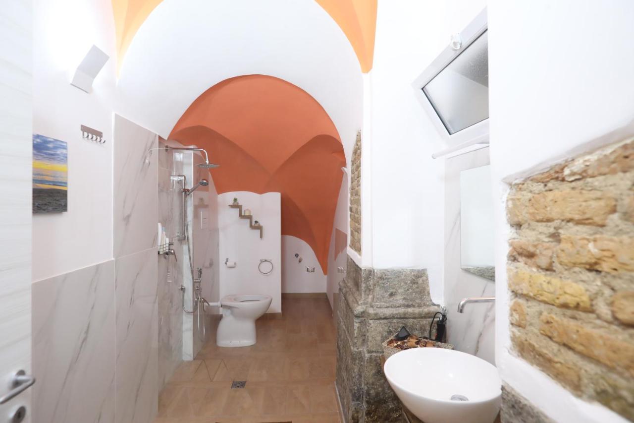 L'Antico Borgo Angioino Apartment Наполи Екстериор снимка