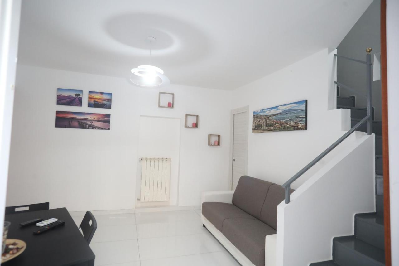 L'Antico Borgo Angioino Apartment Наполи Екстериор снимка